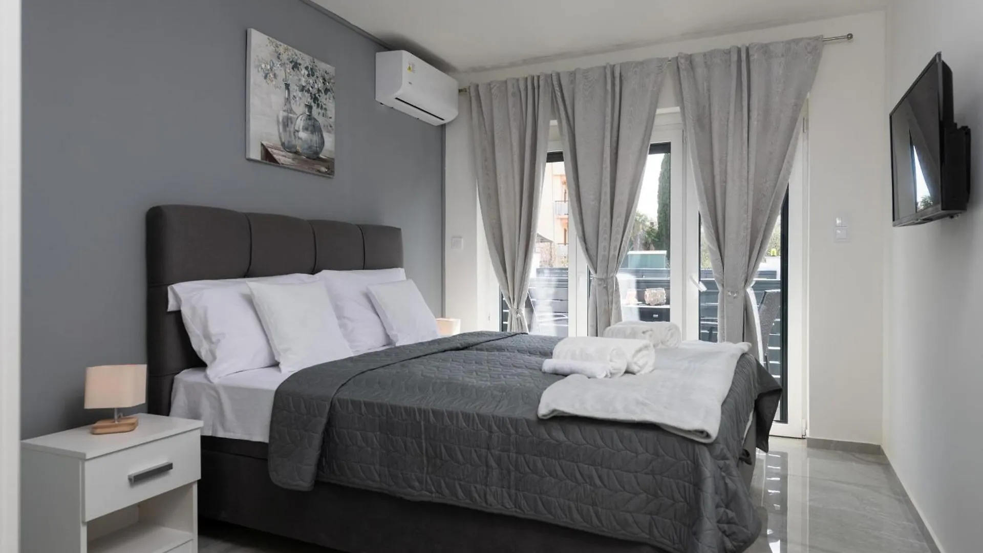 Apartments Villa Lili Near The Beach Porec Croatia