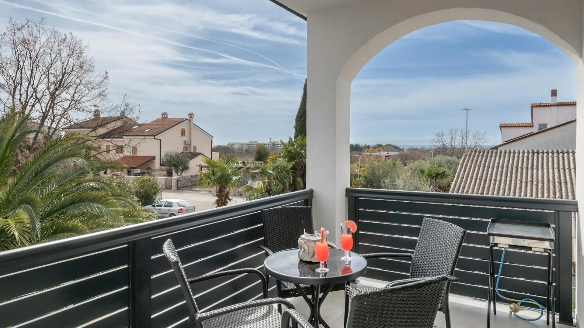 Apartments Villa Lili Near The Beach Porec Croatia