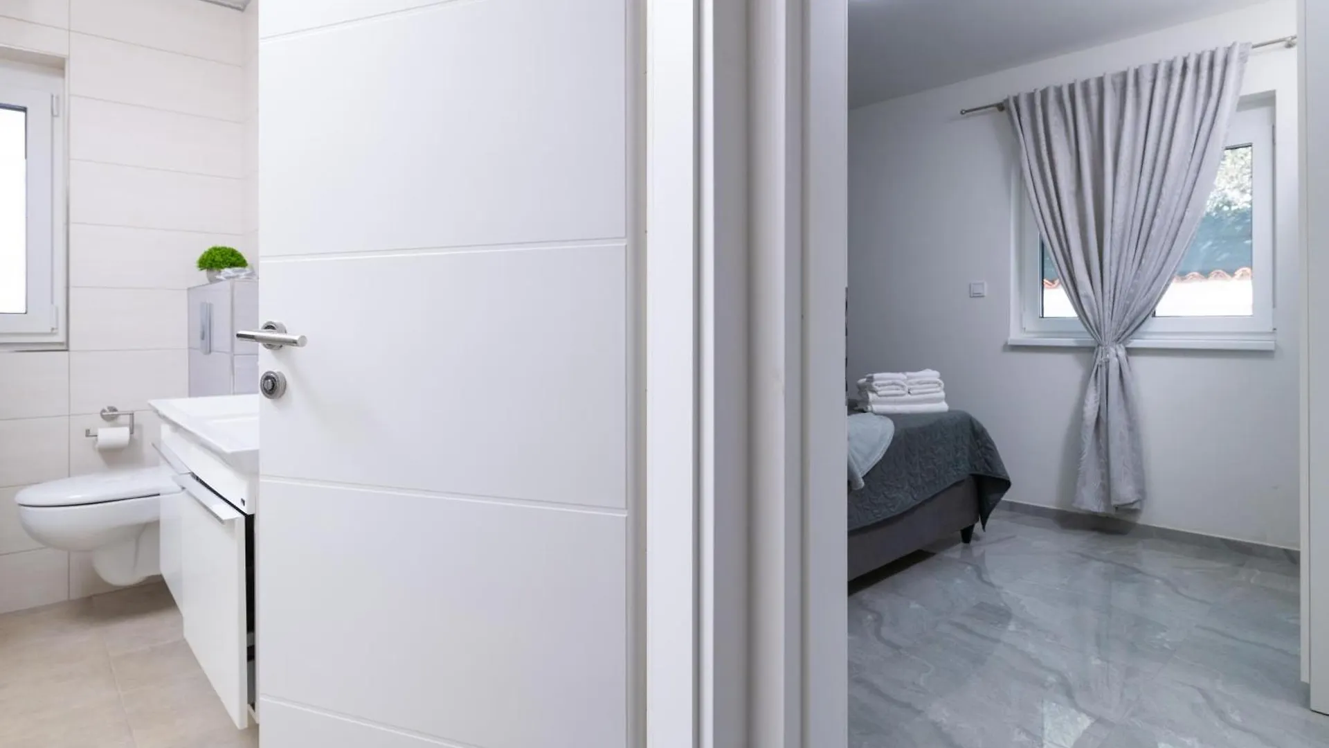 Apartments Villa Lili Near The Beach Porec
