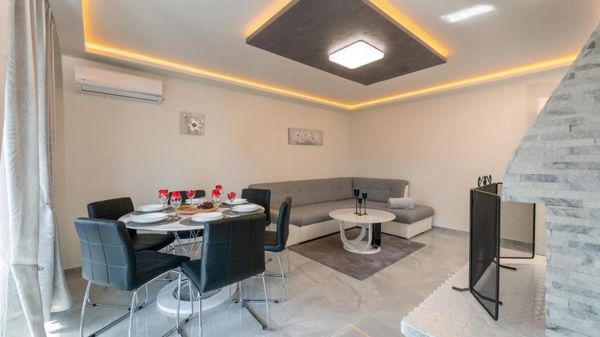 Apartments Villa Lili Near The Beach Porec Croatia